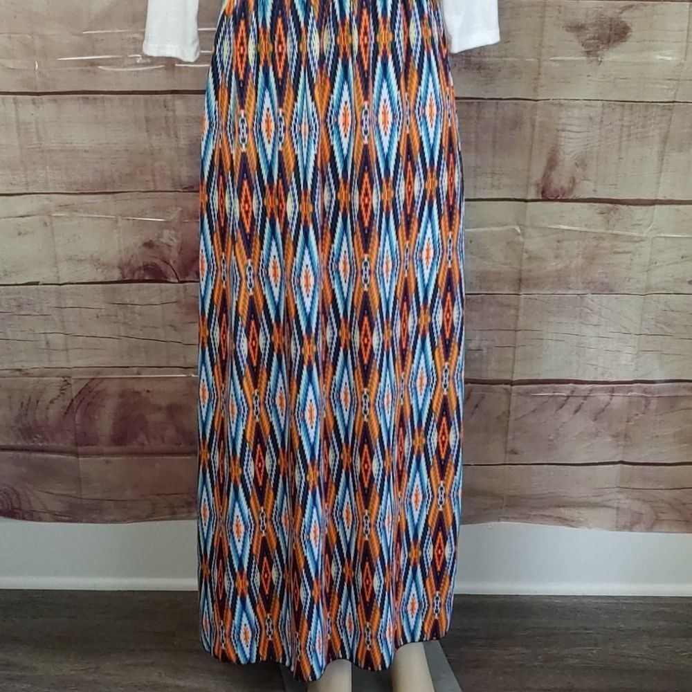 Beautiful Dia Dress Size Medium PRICE FIRM 💥 - Picture 2 of 11